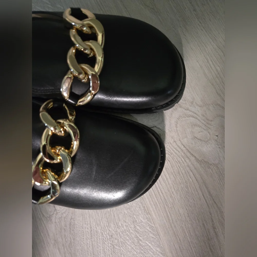 Michael Michael Kors Scarlett Black Leather Clogs Mules with Gold Chain Size 7 - Picture 4 of 6